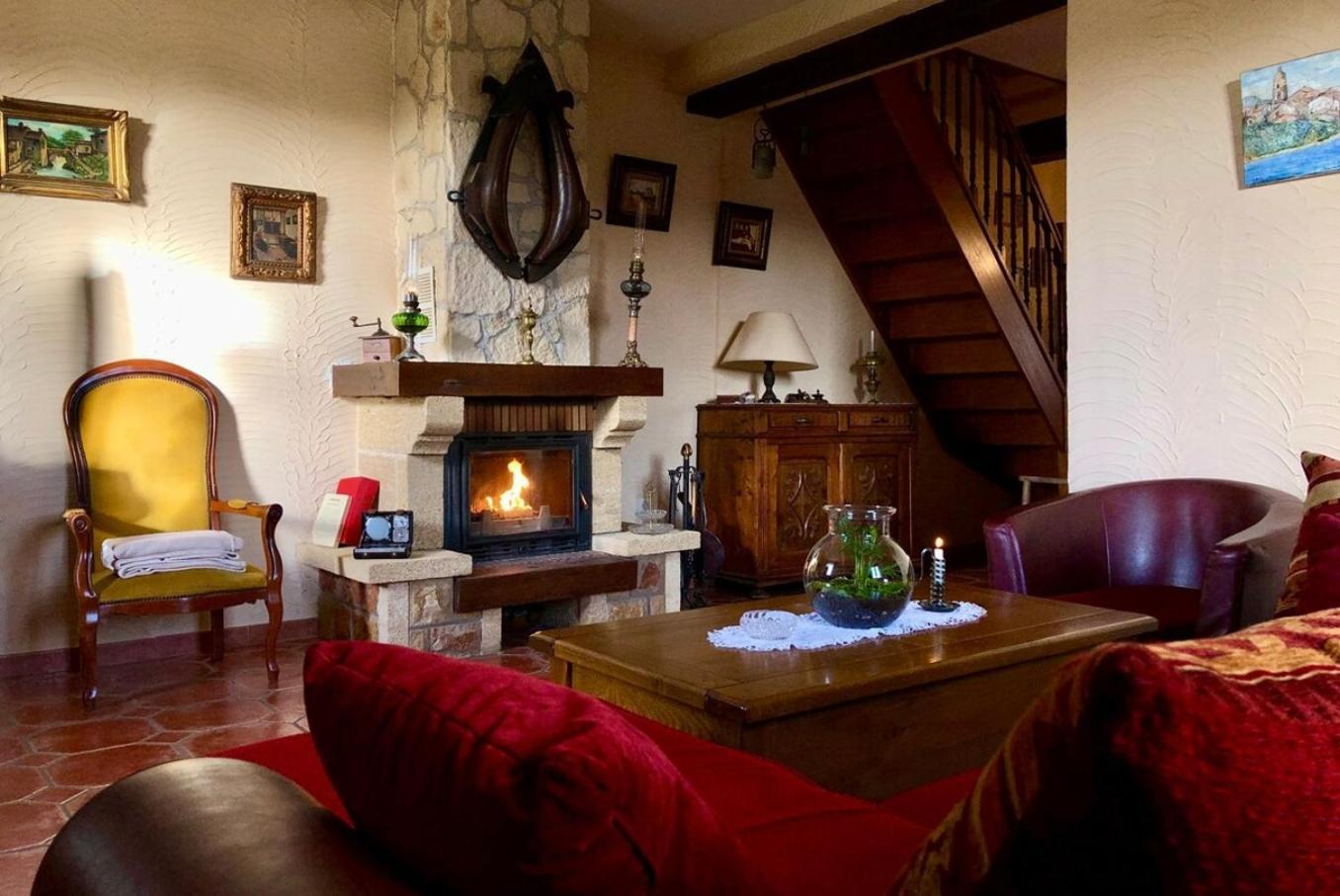 Charming In The Heart Of Burgundy Cormatin